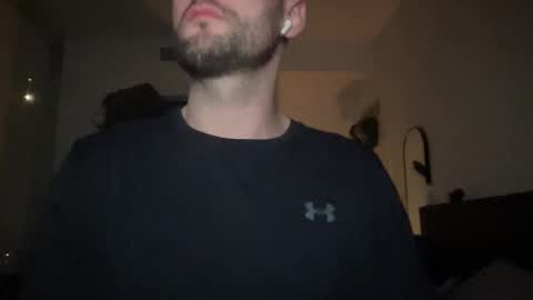 Snapshot of theking_cock chatting on 10/27/25, 01:42 TheKingCock online show from 10/27/25, 01:42