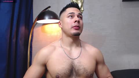 Snapshot of thekingerick chatting on 12/19/24, 02:23 thekingerick online show from 12/19/24, 02:23
