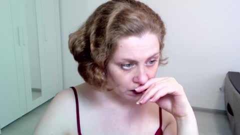 Ella online show from 12/20/24, 09:32