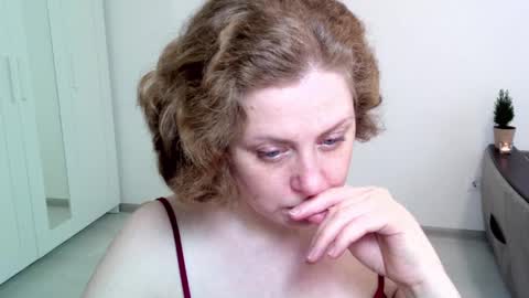 Ella online show from 12/29/24, 10:23