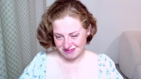 Snapshot of theladysblush chatting on 09/17/25, 05:42 Ella online show from 09/17/25, 05:42