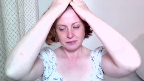 Snapshot of theladysblush chatting on 09/18/25, 07:10 Ella online show from 09/18/25, 07:10