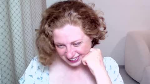 Snapshot of theladysblush chatting on 10/04/25, 07:06 Ella online show from 10/04/25, 07:06