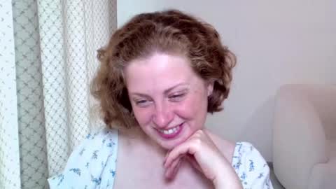 Snapshot of theladysblush chatting on 10/10/25, 08:02 Ella online show from 10/10/25, 08:02