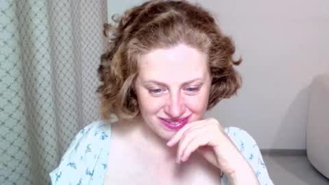 Snapshot of theladysblush chatting on 10/14/25, 07:53 Ella online show from 10/14/25, 07:53