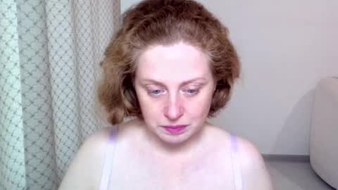 Snapshot of theladysblush chatting on 11/02/25, 07:44 Ella online show from 11/02/25, 07:44