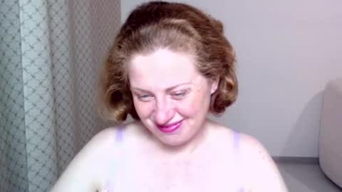 Snapshot of theladysblush chatting on 11/02/25, 09:50 Ella online show from 11/02/25, 09:50