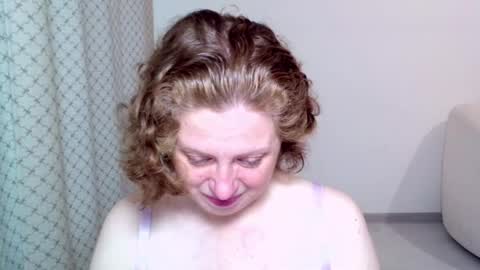 Snapshot of theladysblush chatting on 11/04/25, 06:01 Ella online show from 11/04/25, 06:01