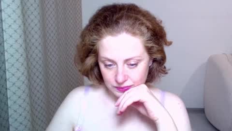 Snapshot of theladysblush chatting on 11/22/25, 05:50 Ella online show from 11/22/25, 05:50