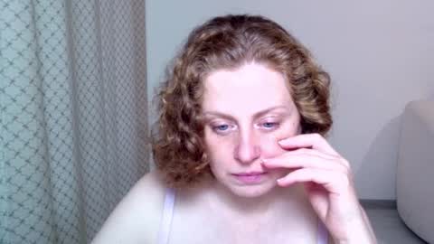 Snapshot of theladysblush chatting on 12/05/25, 08:12 Ella online show from 12/05/25, 08:12