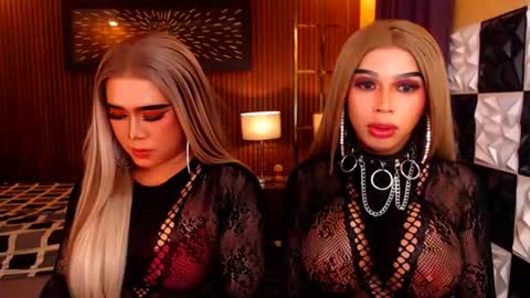 Paula online show from 06/10/26, 01:17