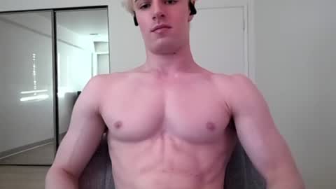 Snapshot of thelevimeyers chatting on 06/09/26, 02:01 thelevimeyers online show from 06/09/26, 02:01