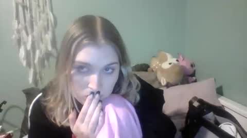 Snapshot of thelittlebambii chatting on 12/30/24, 02:09 Little Bambii online show from 12/30/24, 02:09