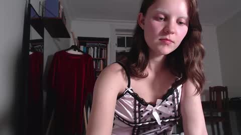 Snapshot of themadnessofyouth chatting on 10/14/25, 07:36 Maddi... online show from 10/14/25, 07:36