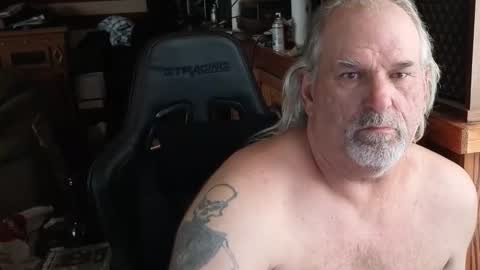 Snapshot of themasseure1 chatting on 05/01/26, 10:47 themasseure1 online show from 05/01/26, 10:47