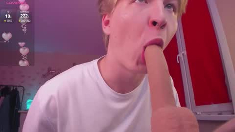 Snapshot of themikesever chatting on 09/14/25, 05:45 Sever online show from 09/14/25, 05:45