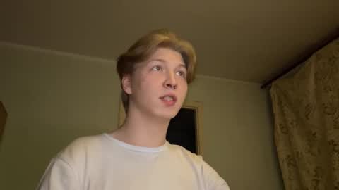 Snapshot of themikesever chatting on 09/25/25, 06:11 Sever online show from 09/25/25, 06:11