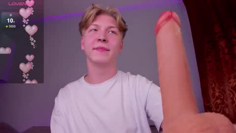 Snapshot of themikesever chatting on 10/25/25, 01:07 Sever online show from 10/25/25, 01:07