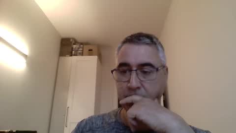 Snapshot of themohican chatting on 04/08/26, 06:19 Themohican online show from 04/08/26, 06:19