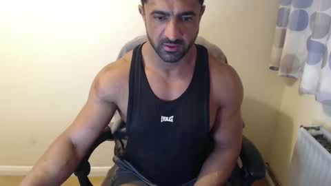 Snapshot of themusclefactory chatting on 10/14/25, 07:03 TheMuscleFactory online show from 10/14/25, 07:03