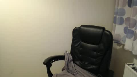 Snapshot of themusclefactory chatting on 10/17/25, 05:48 TheMuscleFactory online show from 10/17/25, 05:48