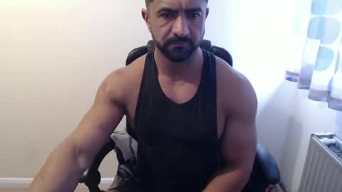 Snapshot of themusclefactory chatting on 10/26/25, 01:06 TheMuscleFactory online show from 10/26/25, 01:06