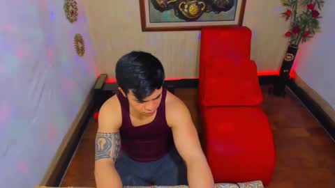 Snapshot of themuscularvenezuelanman chatting on 04/24/26, 04:59 themuscularvenezuelanman online show from 04/24/26, 04:59