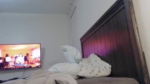 Snapshot of thenaturalgoddess chatting on 12/18/25, 05:24 TheNaturalGoddess online show from 12/18/25, 05:24