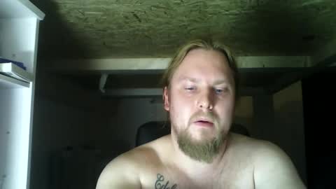 Snapshot of thenewdude1992 chatting on 12/11/24, 07:57 thenewdude1992 online show from 12/11/24, 07:57