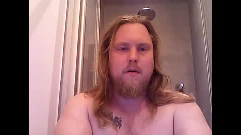 Snapshot of thenewdude1992 chatting on 10/09/25, 09:02 thenewdude1992 online show from 10/09/25, 09:02