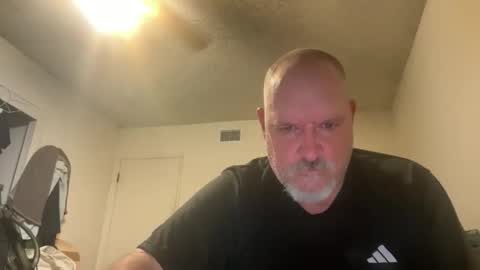 Snapshot of thenewganon chatting on 05/19/26, 02:51 thenewganon online show from 05/19/26, 02:51