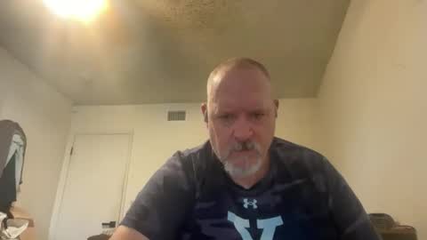 Snapshot of thenewganon chatting on 05/20/26, 03:51 thenewganon online show from 05/20/26, 03:51