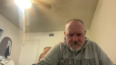 Snapshot of thenewganon chatting on 06/01/26, 12:23 thenewganon online show from 06/01/26, 12:23