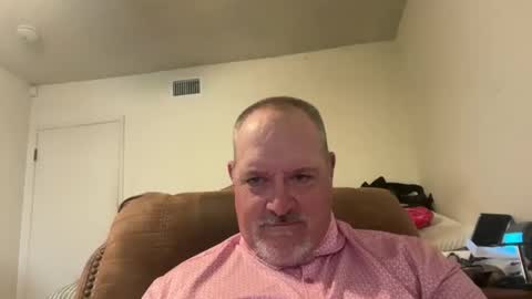 Snapshot of thenewganon chatting on 06/10/26, 12:33 thenewganon online show from 06/10/26, 12:33