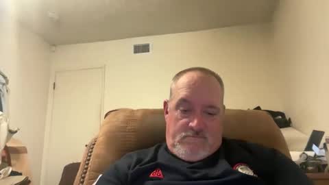 Snapshot of thenewganon chatting on 06/11/26, 02:53 thenewganon online show from 06/11/26, 02:53