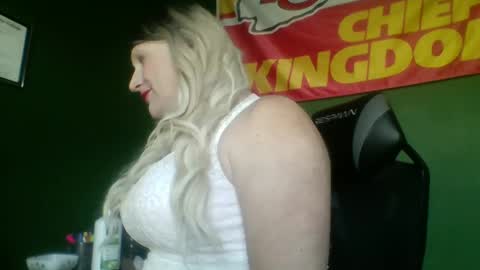 Nikki CD online show from 02/13/25, 02:42