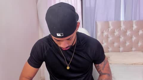 Theo Sky online show from 10/02/25, 06:04