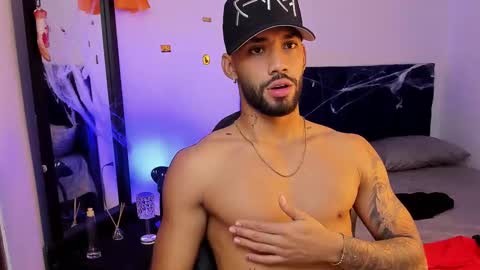 Theo Sky online show from 10/29/25, 02:52