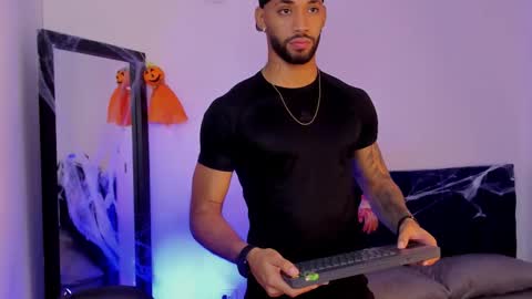 Theo Sky online show from 10/30/25, 03:13