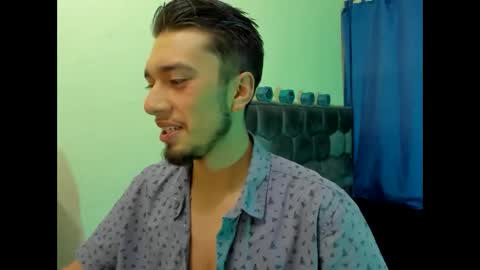 Snapshot of theo_stone04 chatting on 09/17/25, 10:17 Theo online show from 09/17/25, 10:17