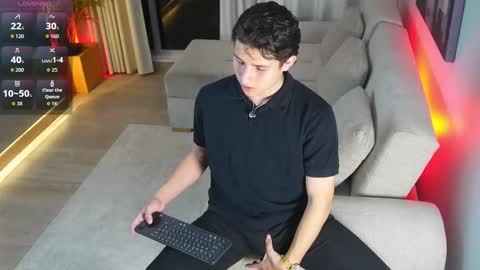  THEO- MATEO  online show from 11/18/25, 11:15