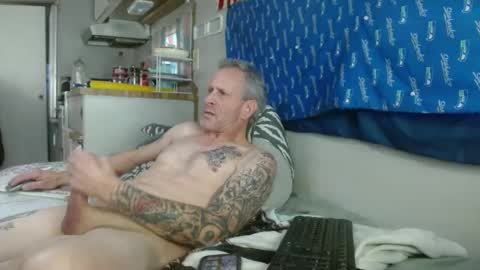 Snapshot of theoneyouwant2fuck chatting on 01/09/25, 09:05 theoneyouwanttwofuck online show from 01/09/25, 09:05