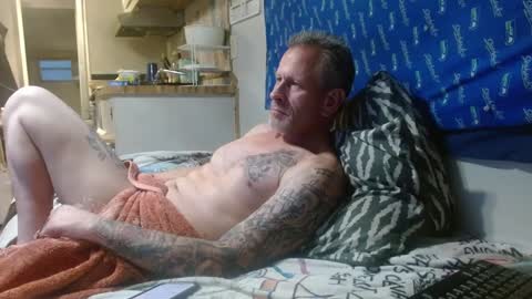 Snapshot of theoneyouwant2fuck chatting on 02/26/25, 01:32 theoneyouwanttwofuck online show from 02/26/25, 01:32