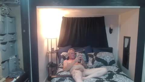 Snapshot of theoneyouwant2fuck chatting on 09/17/25, 07:10 theoneyouwanttwofuck online show from 09/17/25, 07:10