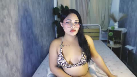 Snapshot of theonly_chin chatting on 01/08/26, 01:19 FRANCINE online show from 01/08/26, 01:19