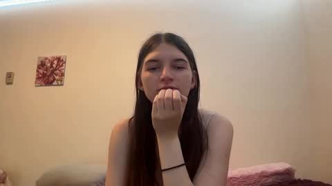 Snapshot of theonlyastrid chatting on 05/27/26, 02:52 Astrid online show from 05/27/26, 02:52