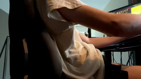 theothede19cm online show from 10/17/25, 02:41