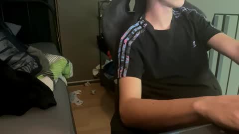 theothede19cm online show from 10/28/25, 01:47