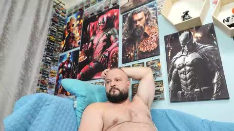 Snapshot of thephenomone chatting on 09/15/25, 04:40 Chris online show from 09/15/25, 04:40