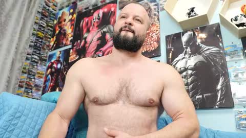 Snapshot of thephenomone chatting on 09/18/25, 05:42 Chris online show from 09/18/25, 05:42